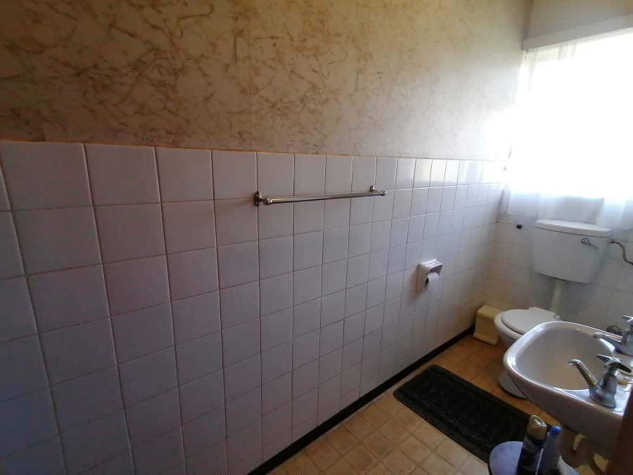 4 Bedroom Property for Sale in Stellenberg Western Cape